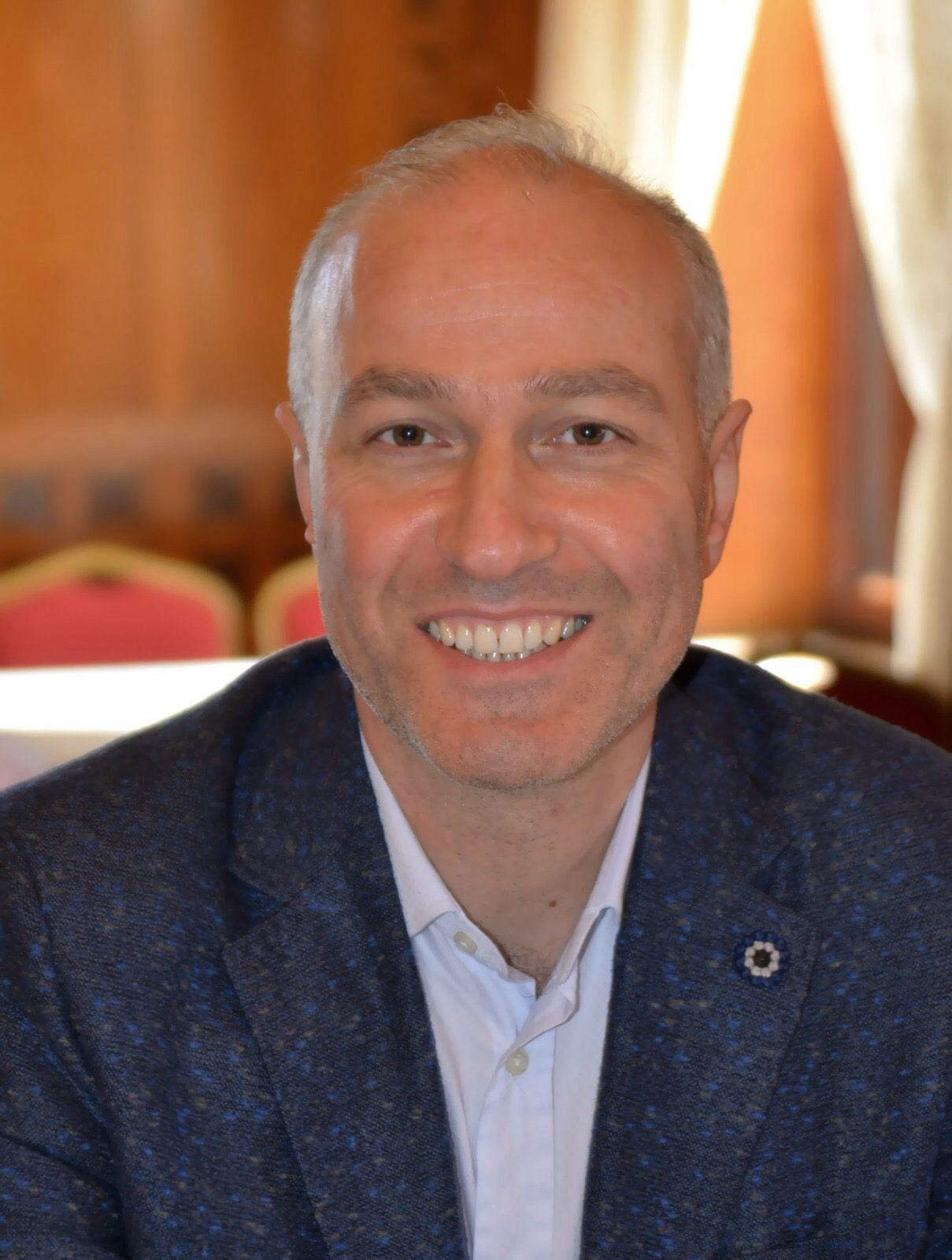 Doç. Dr. Adnan Demirci - Beyin ve Sinir Cerrahisi Uzmanı